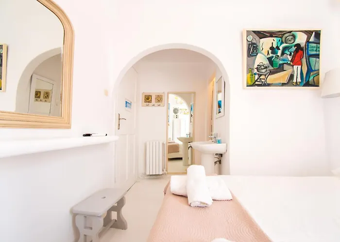 Delphines 2* Mykonos Town